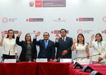 Varios ministros del gabinete Otárola