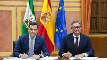 Juanma Moreno logra ser investido presidente de la Junta de Andalucía con el apoyo de Vox tras el acuerdo de gobierno