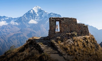 Cusco consolidó su posición como el principal polo turístico del país, al concentrar 256 mil visitantes durante el feriado.