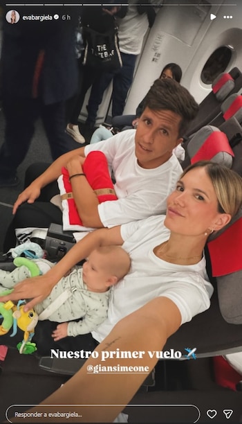 "Nuestro primer vuelo", escribió en