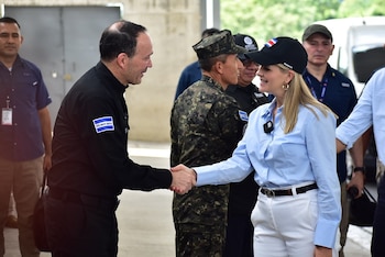 CECOT, Laura Fernández, Nayib Bukele,