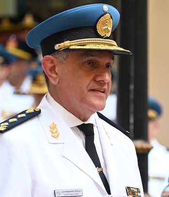 Rolle se desempeña como jefe