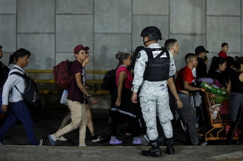 Migrantes caminan en caravana rumbo a la frontera norte con Estados Unidos en Tapachula, México, el 26 de enero de 2025. REUTERS/Damian Sanchez