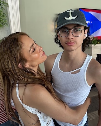 Jennifer Lopez, de 56 años, publicó fotos de su celebración del Memorial Day