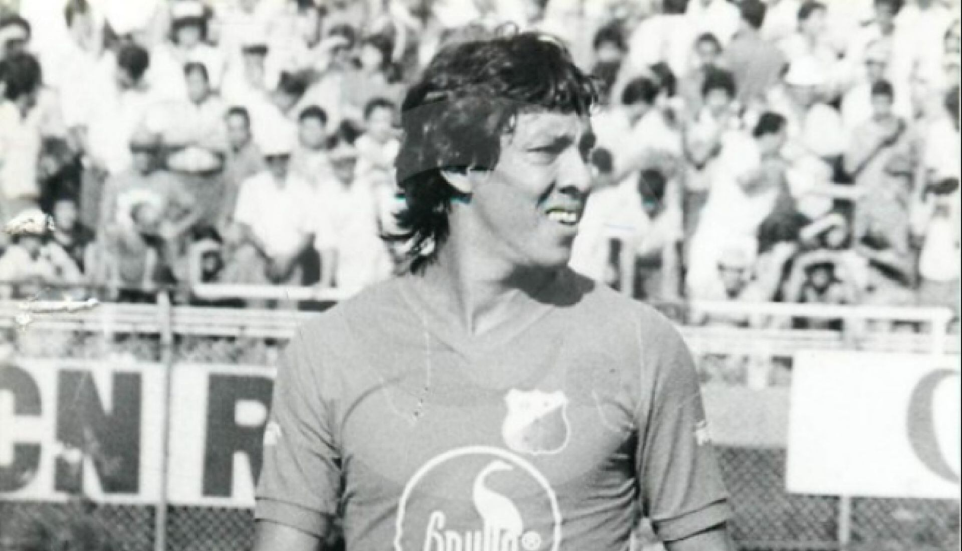 Eduardo Malásquez, figura del fútbol peruano, nació en 1957. Su talento en el mediocampo y su gol “la Malasqueña” lo convirtieron en un ícono deportivo nacional. (El cinco cero)