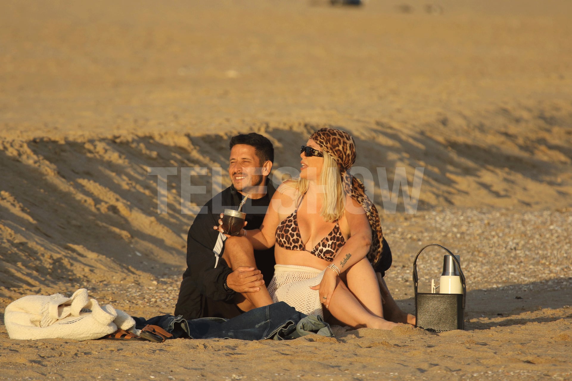 Wanda y Migueles, protagonistas de una tarde romántica en las playas esteñas