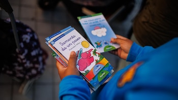 Los medios españoles publicaron 39.162 noticias de infancia en 2025, de las que un 2% trataron la pobreza, según informe