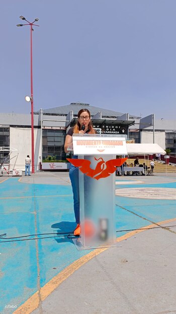 La candidata por MC contrastó