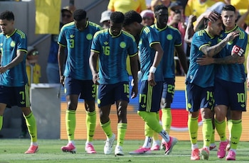 Fotografía de la celebración del primer gol de la selección Colombia, lo hizo Jhon Arias a pase de Jhon Arias - crédito AFP