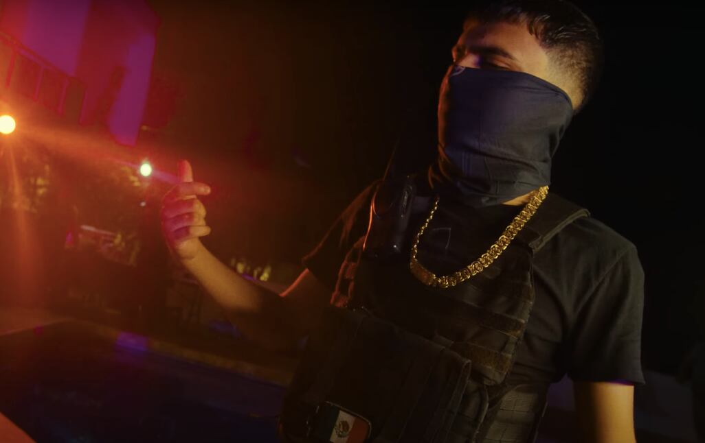 Yahir Saldívar y Santa Fe Klan en el video de la canción