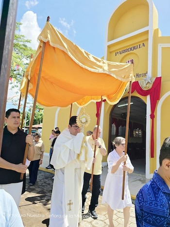 Varias parroquias de Managua, Masaya, Boaco, León y Matagalpa retomaron recorridos tras años de restricciones, aunque no existe una disposición oficial que defina el alcance de los permisos otorgados por autoridades (Foto cortesía Parroquia Nuestra Señora de la Merced - Mateare)