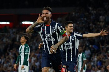 Sergio Ramos festeja tras anotar