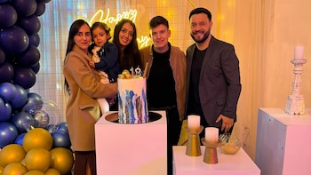 Lucas junto a su esposa