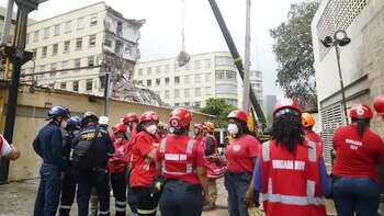 Recuperan cinco cuerpos entre los escombros del Hospital Universitario del Valle tras el terremoto