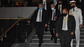 Alberto Fernandez y su comitiva