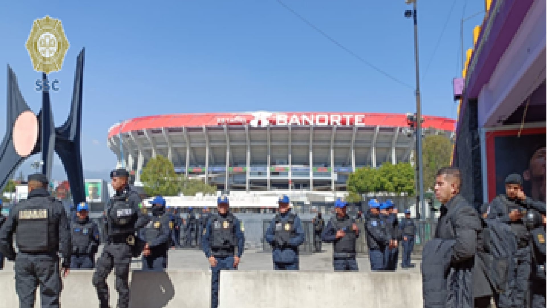 Operativo de seguriad en el Estadio Banorte por partido de México vs Portugal (@OVIALCDMX/X)
