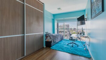 Otro de los dormitorios, con