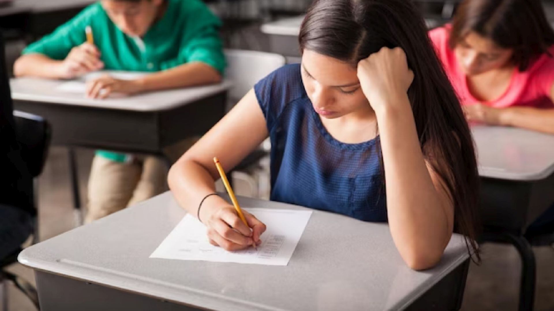 Las universidades tienen mayores costos laborales, lo que preocupa por su reflejo en el precio de las matrículas escolares y universitarias - crédito Freepik