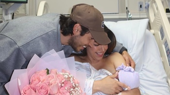 Silvy Araújo confirmó el nacimiento de su bebé con tiernas fotografías y reveló su nombre