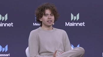 Shayne Coplan se convirtió a