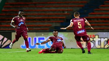 Jáminton Campaz jugando un partido