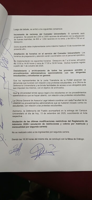 Acta firmada entre estudiantes y