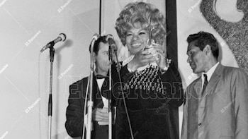 La música peruana se viste