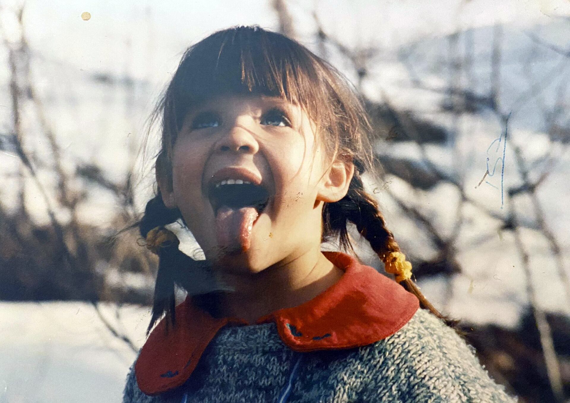 “De chica quería pasármela jugando en mi mundo imaginario y con mis hermanas”, cuenta Isabel