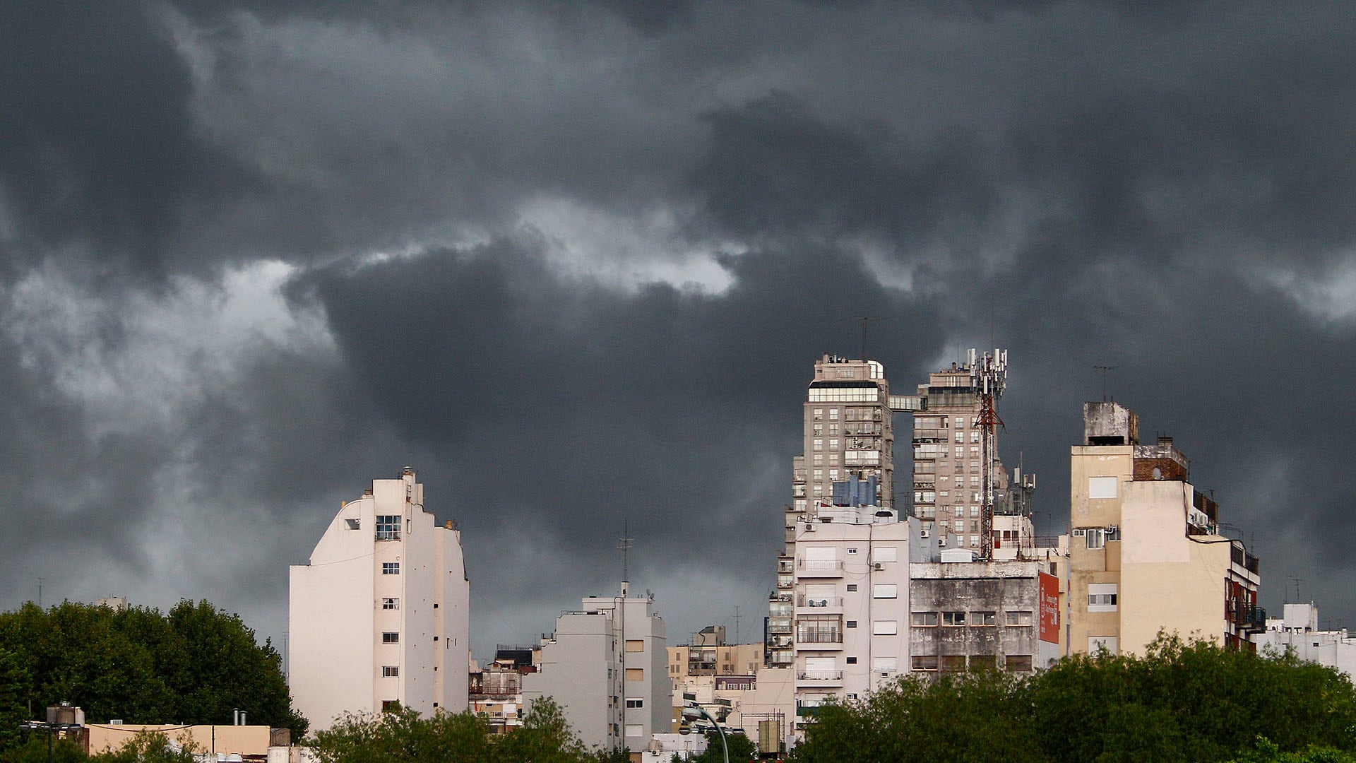 Bloqueo atmosférico: por qué el AMBA tiene días grises y húmedos