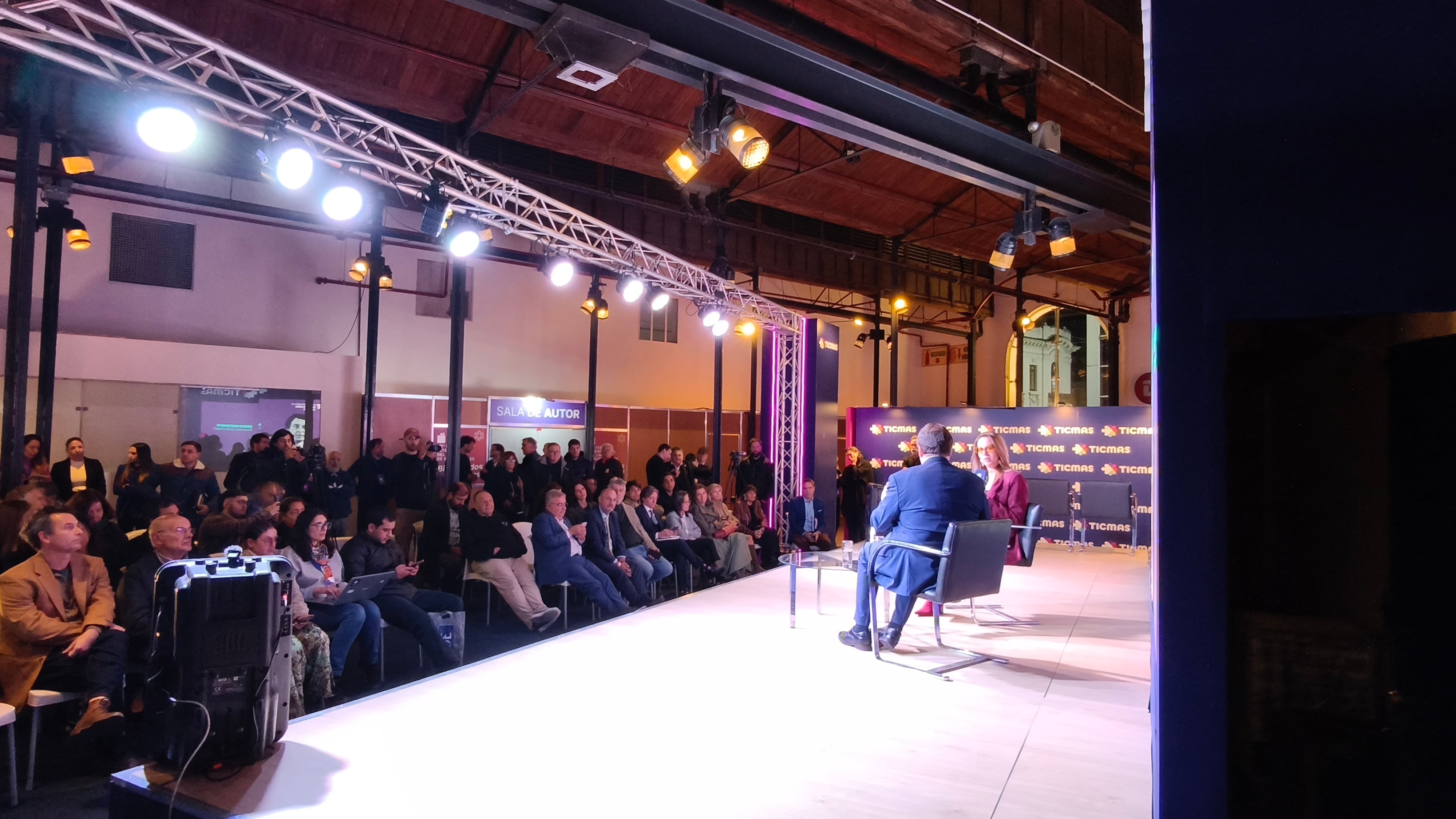 Autoridades de Ticmas, de la CAF, referentes de la industria, gobernadores, figuras de la educación: todos se reunieron en el auditorio de Ticmas en la jornada de Educación y Empleabilidad
