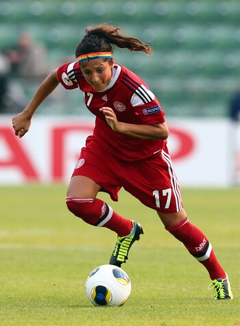 Nadia se nacionalizó y debutó