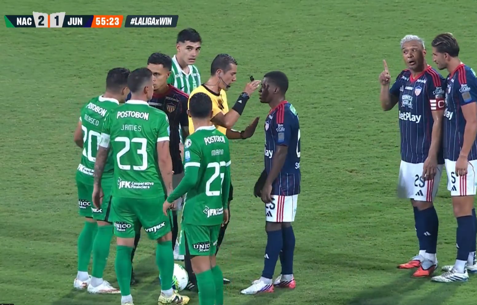 James Rodríguez y Teo Gutiérrez encendieron el Nacional vs. Junior con un fuerte cruce