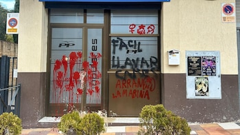 Atacan con pintadas la sede