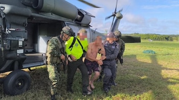 Capturado alias Mono Huevo, presunto cabecilla de la comisión de finanzas de las disidencias de Calarcá, en zona rural del municipio de La Macarena, Meta - crédito @COL_EJERCITO/X