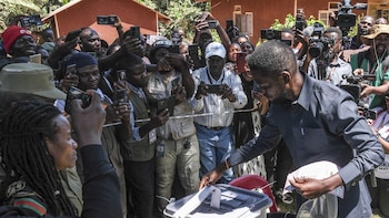 El candidato opositor Bobi Wine