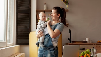 Cuánto cobran las niñeras por hora en abril 2026