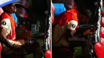 La desoladora imagen de Sekou Gassama tras la derrota de Universitario por Copa Libertadores 2026: solo y cabizbajo