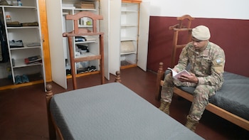 Cientos de hombres y mujeres