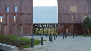 La fachada de la comisaría de policía de Amiens, en Somme, en la que se han instoxicado una docena de agentes (Hôtel de police d'Amiens)
