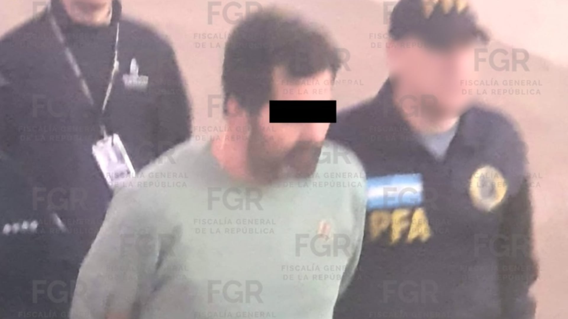Gobierno revela primeras imágenes del traslado de Fernando Farías Lagunas a México. FGR