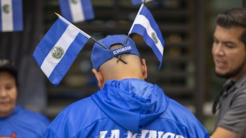 Pupusas, cumbia y hockey sobre hielo: cómo los Kings de Los Ángeles se convirtieron en el escenario de El Salvador