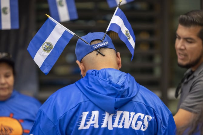 Pupusas, cumbia y hockey sobre hielo: cómo los Kings de Los Ángeles se convirtieron en el escenario de El Salvador