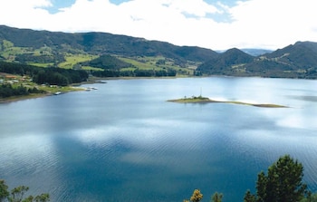 El embalse El Neusa será sede de la caminata ecológica “Sendero El Cable”, enfocada en el bosque altoandino y la biodiversidad de Cundinamarca - crédito CAR