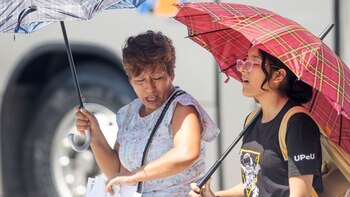 Las autoridades recomiendan usar sombrilla