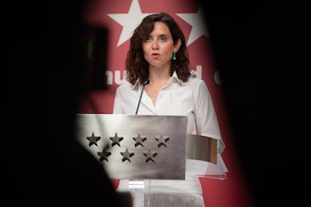 29/07/2026 La presidenta de la Comunidad de Madrid, Isabel Díaz Ayuso, durante una reunión extraordinaria del Consejo de Gobierno de la Comunidad de Madrid, en la Real Casa de Correos, a 29 de julio de 2026, en Madrid (España). La reunión, convocada de forma extraordinaria, tiene el objetivo de evaluar la situación y determinar las actuaciones enfocadas a la recuperación de los municipios afectados por el gran incendio de la Sierra Oeste.
POLITICA
Fernando Sánchez - Europa Press