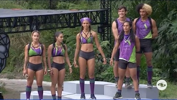 Alpha, castigado por el equipo