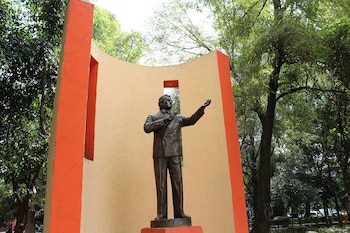 La colonia Clavería se encuentra