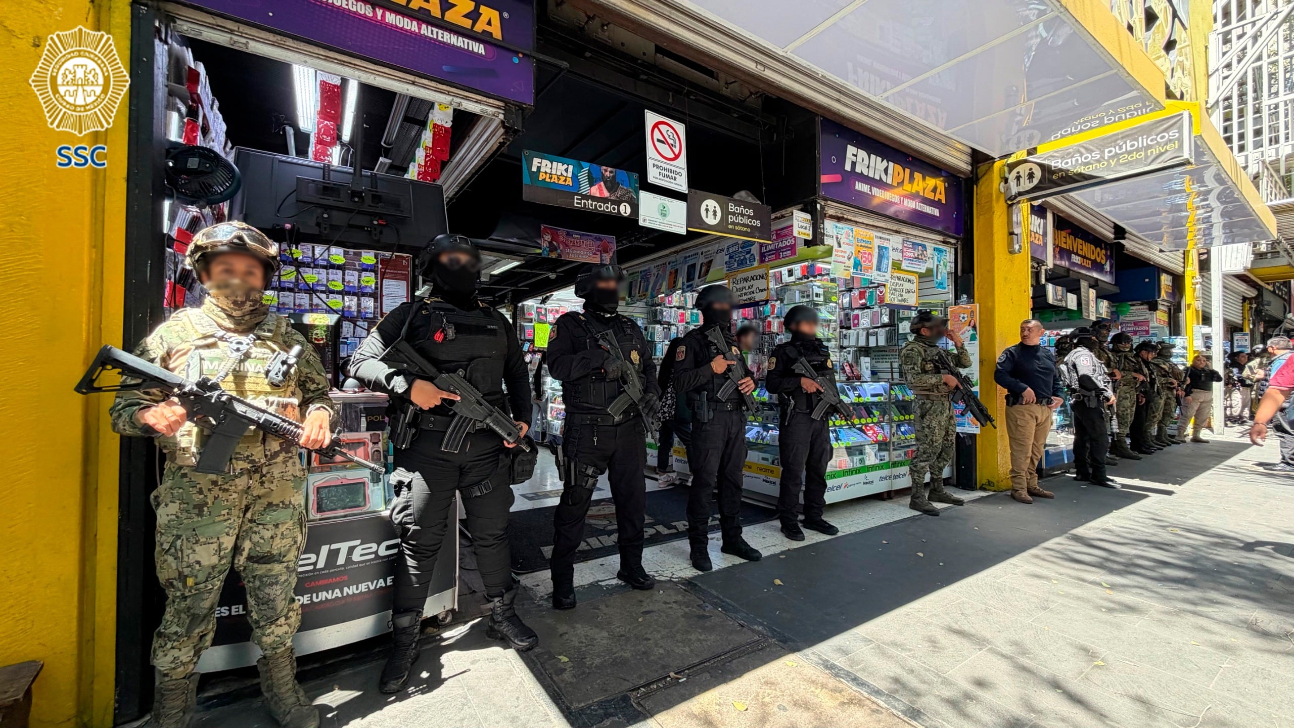 Cierran la Friki Plaza en el Centro Histórico de CDMX por operativo contra la piratería