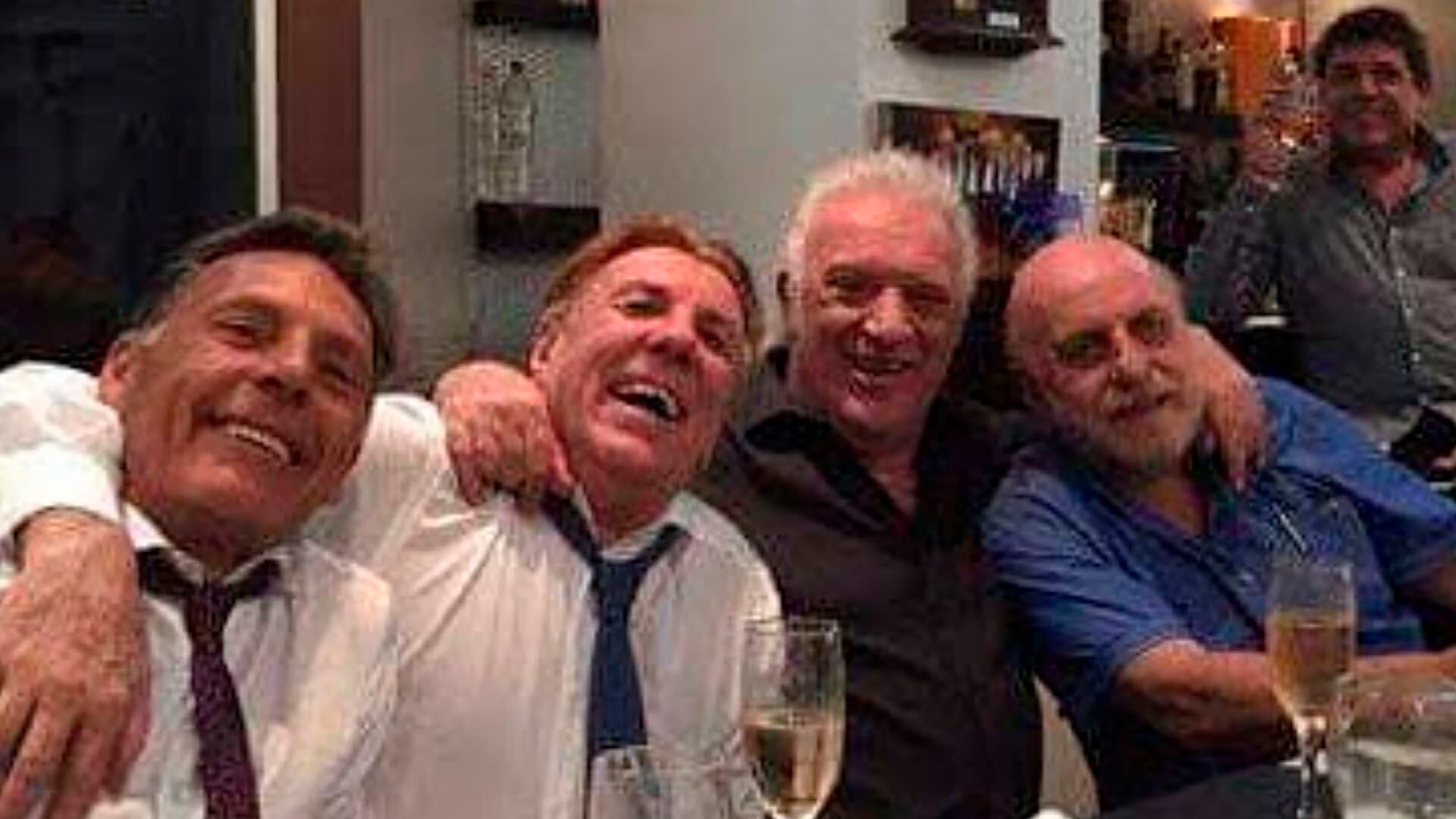 La mesa de los amigos: Russo, Mostaza Merlo, Basile y Pagani