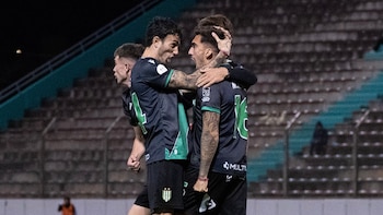 Banfield venció por penales a San Martín de Tucumán y se clasificó a los octavos de la Copa Argentina: así está el cuadro